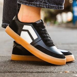 Splay 101 - Blackboard Sneakers Size M6/W8 EU38